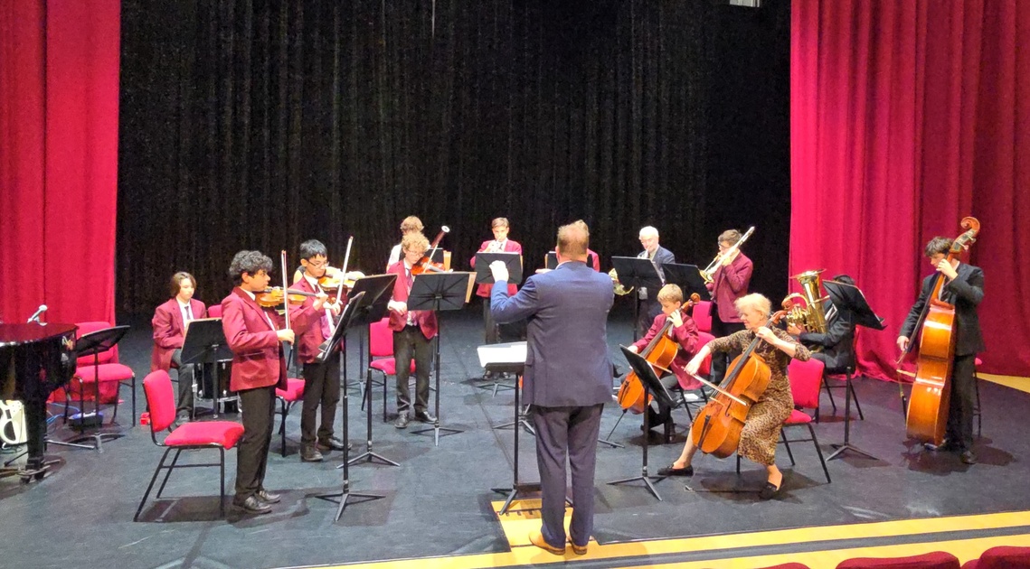 David Bullen conducts Langley Park boy musicians and Everyone Matters in concert