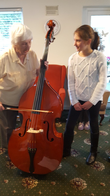 Young bassist shares her skills